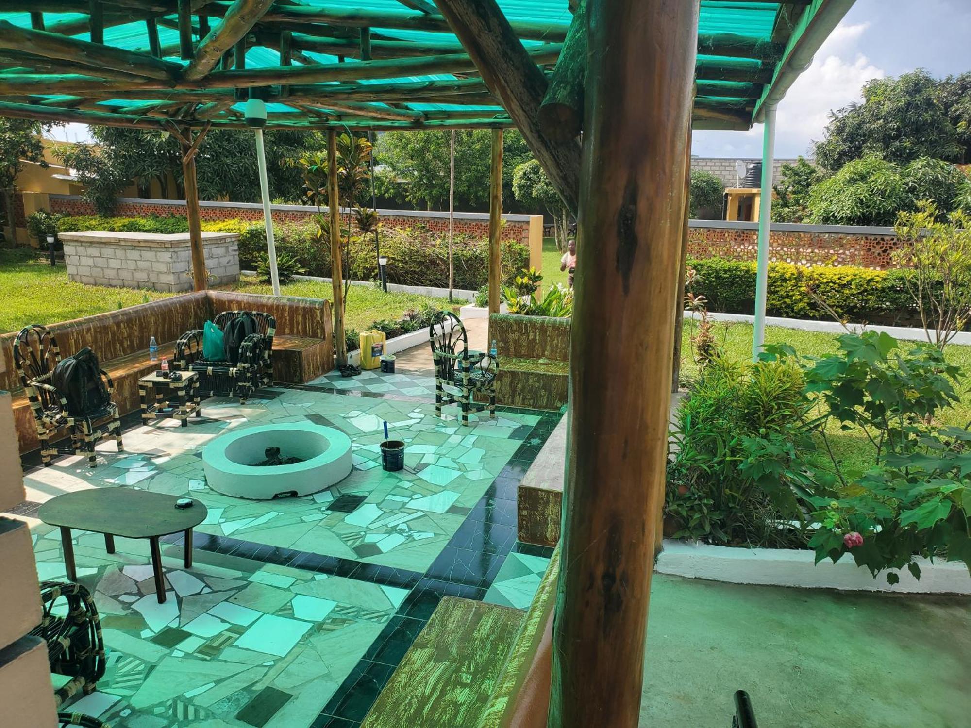 Gorilla African Guest House Entebbe Zewnętrze zdjęcie