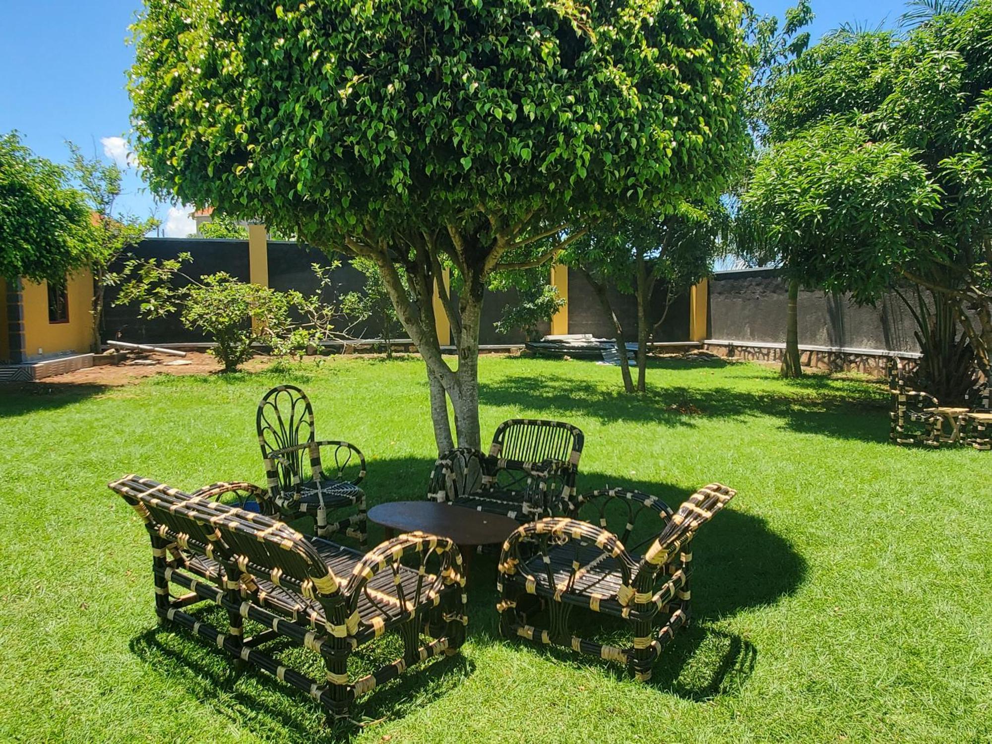 Gorilla African Guest House Entebbe Zewnętrze zdjęcie