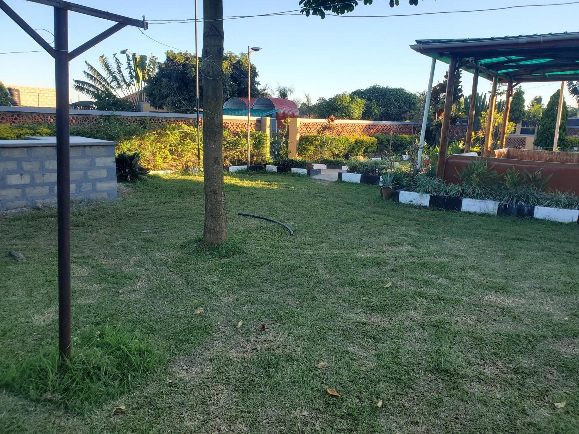 Gorilla African Guest House Entebbe Zewnętrze zdjęcie