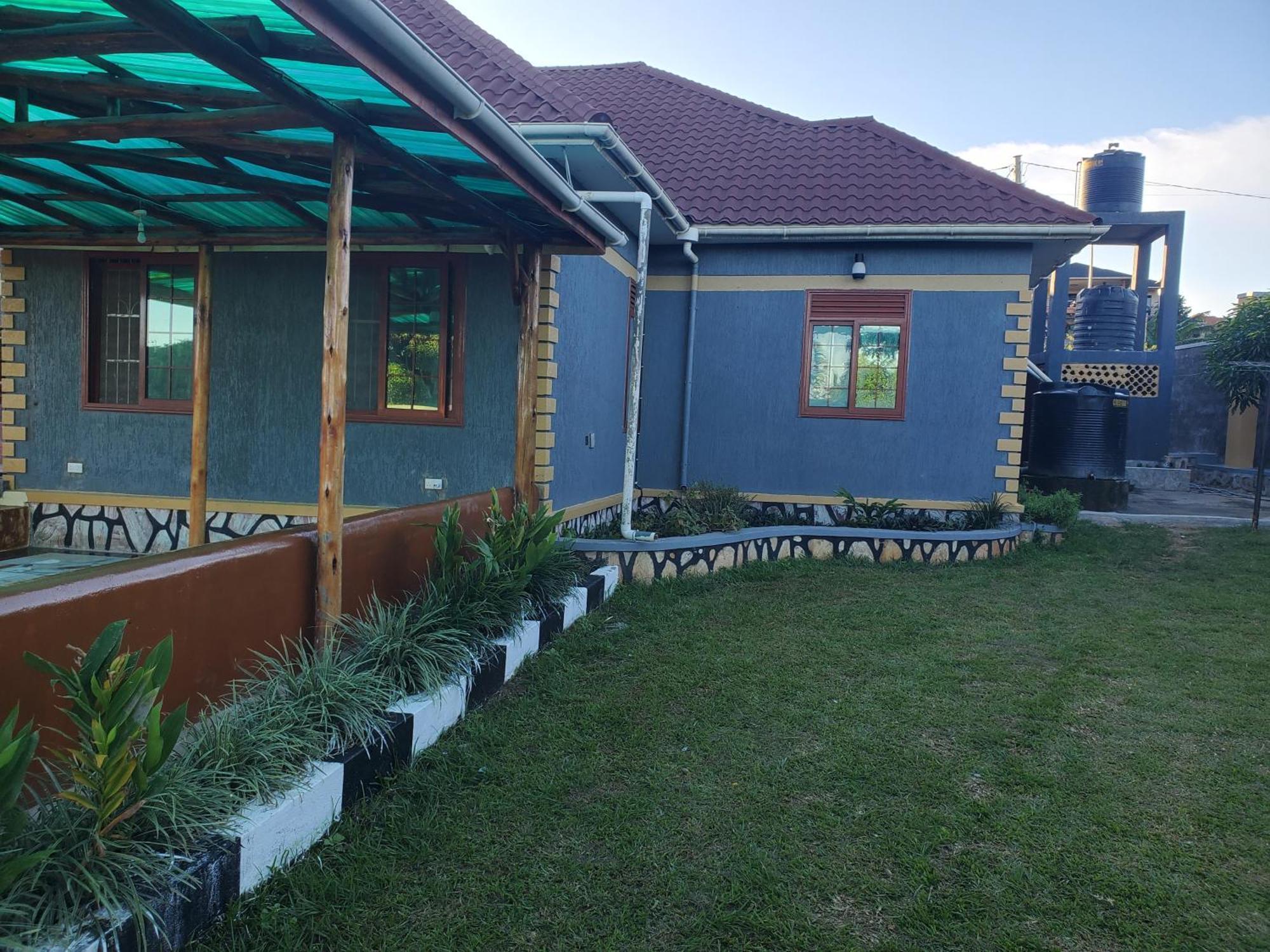 Gorilla African Guest House Entebbe Zewnętrze zdjęcie