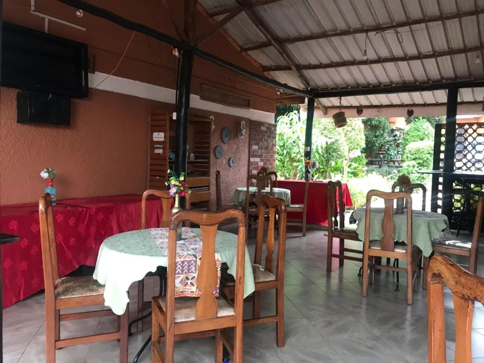 Gorilla African Guest House Entebbe Zewnętrze zdjęcie