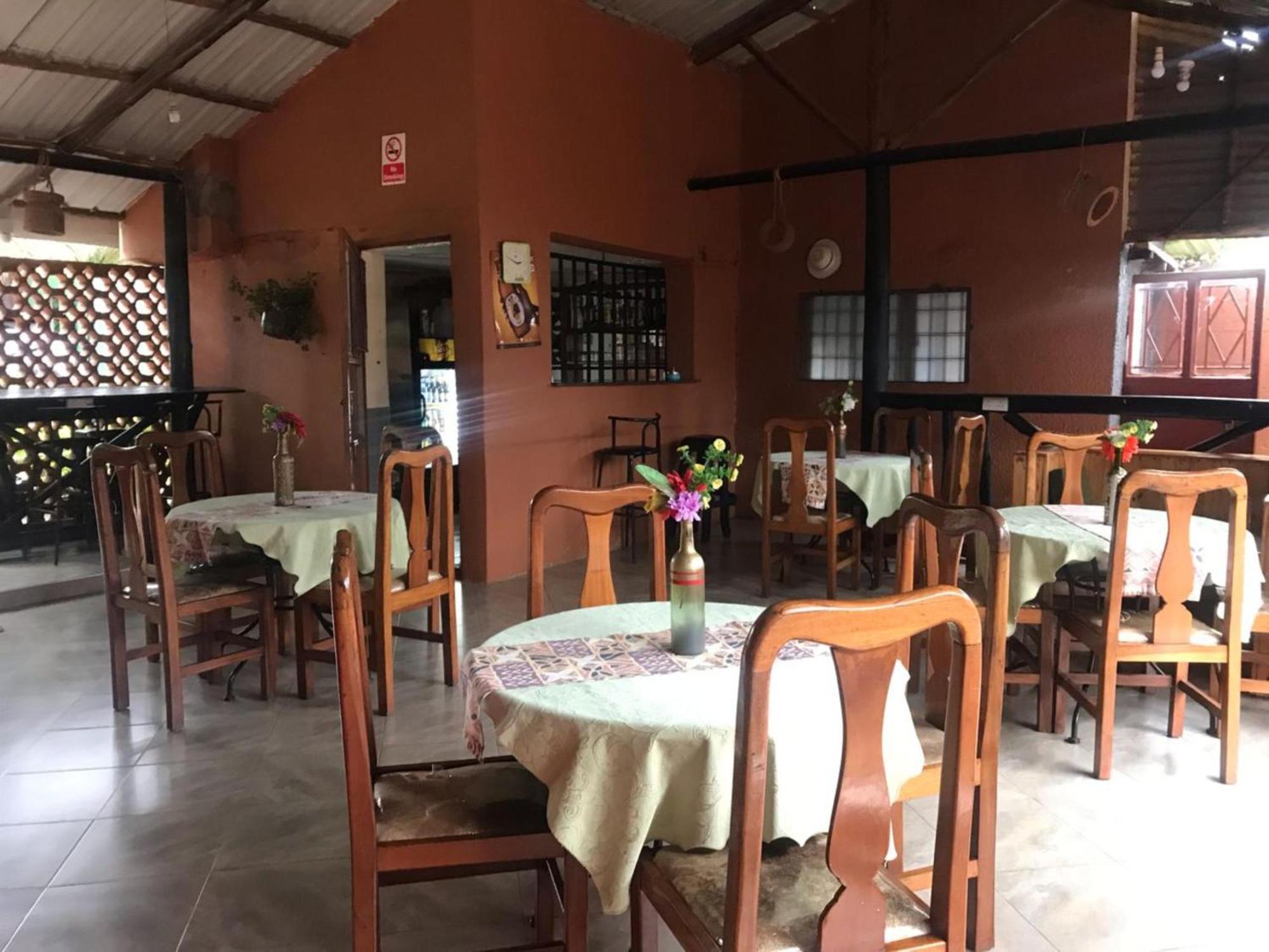 Gorilla African Guest House Entebbe Zewnętrze zdjęcie